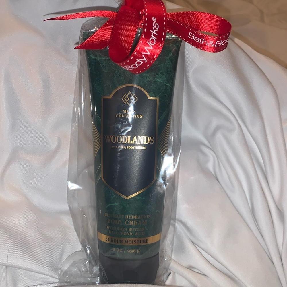 Body cream !!Men’s collection bath and body Works brand new
